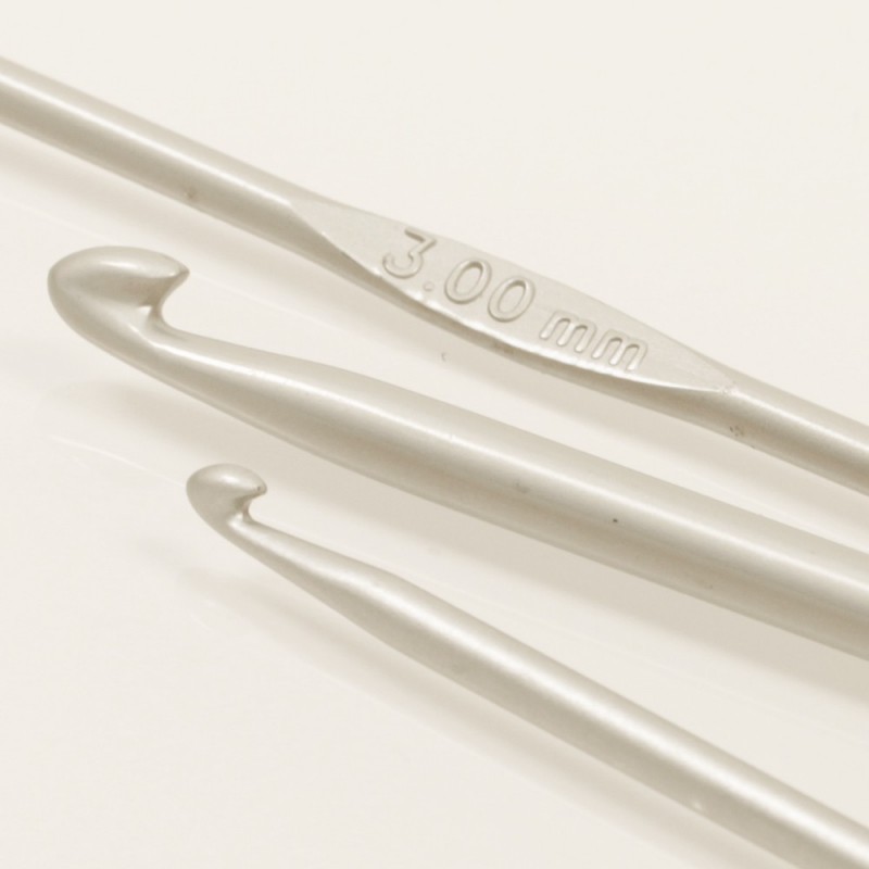 Drops crochet hook 2.0mm - 13 cm - aluminium Drops crochet hook 2.0mm - 13 cm - aluminium